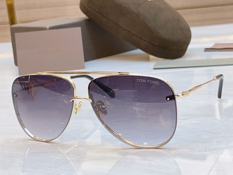 TOM FORD